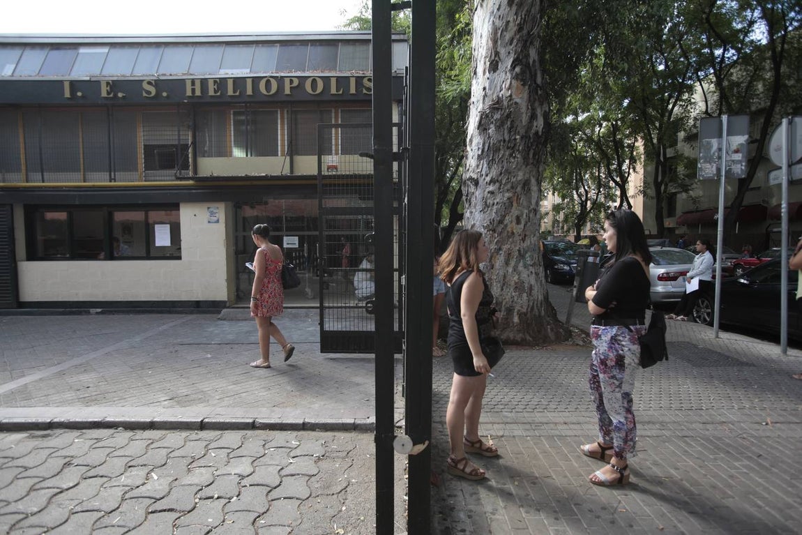 I.E.S. Heliópolis (y el resto de institutos de enseñanza secundaria). 