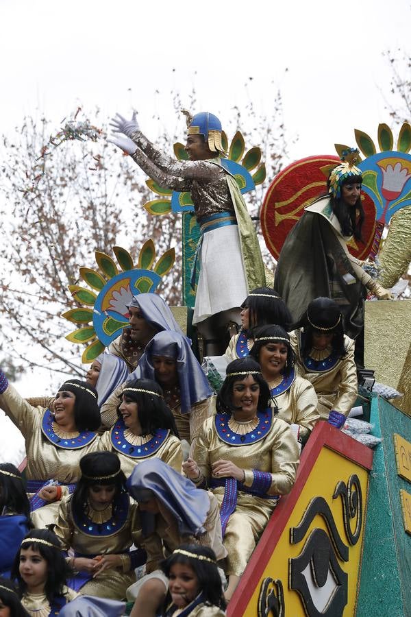 Fotogalería: Ilusión y caramelos en Sevilla