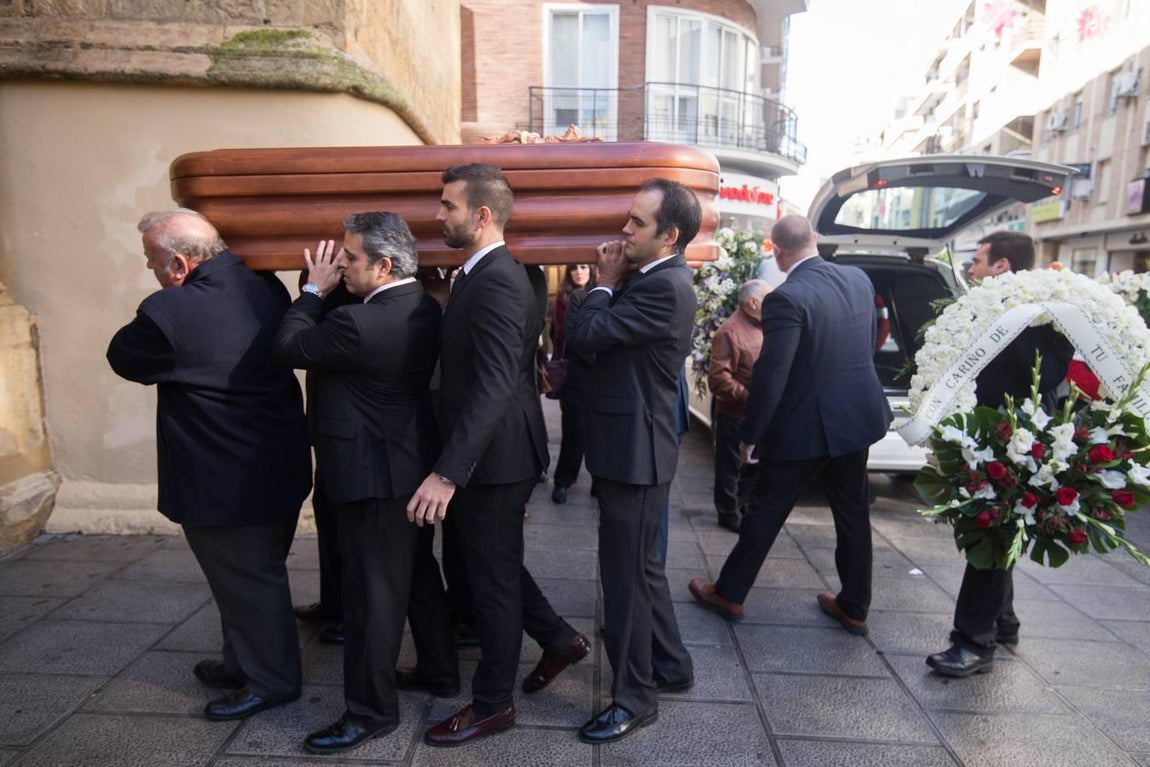 El funeral de Pepe el de El Caballo Rojo, en imágenes