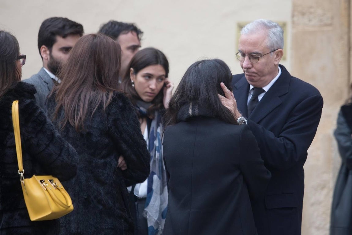 El funeral de Pepe el de El Caballo Rojo, en imágenes
