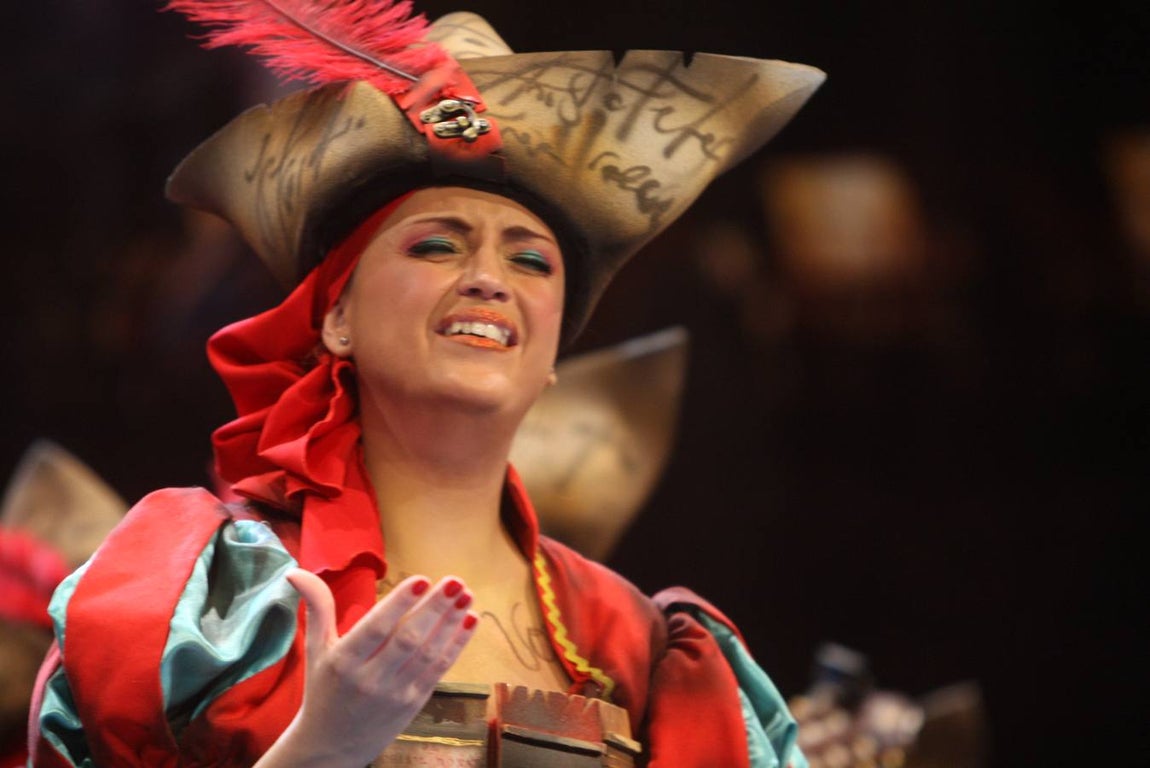Carnaval de Cádiz 2018: actuación de Las irrepetibles en el Falla