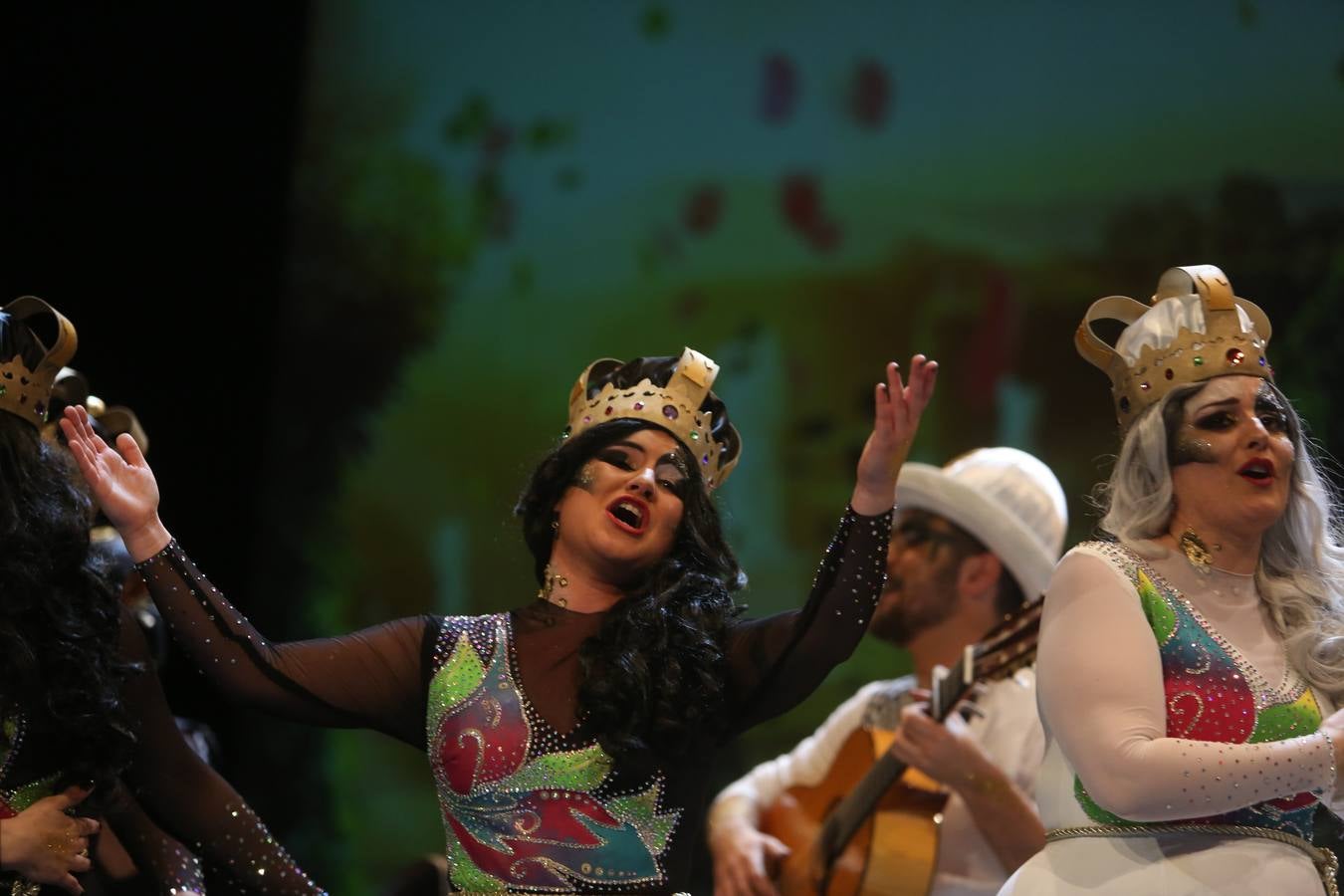 Carnaval de Cádiz 2018: actuación de la comparsa «En blanco y negro»