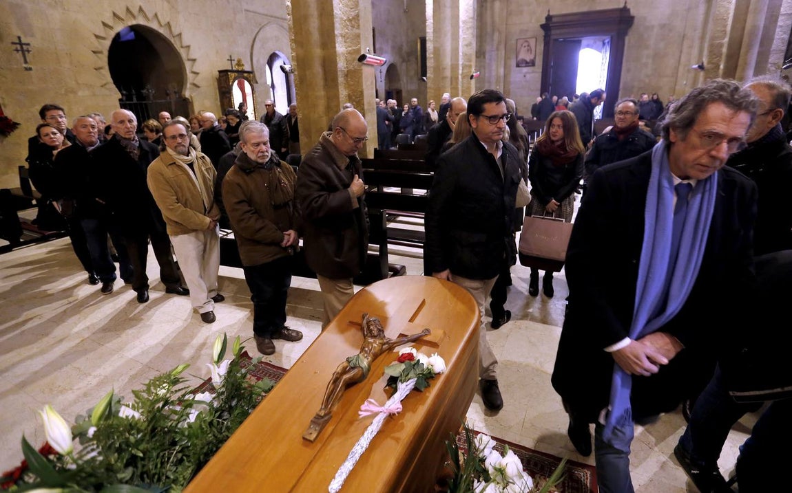 El funeral de Pablo García Baena en San Miguel, en imágenes