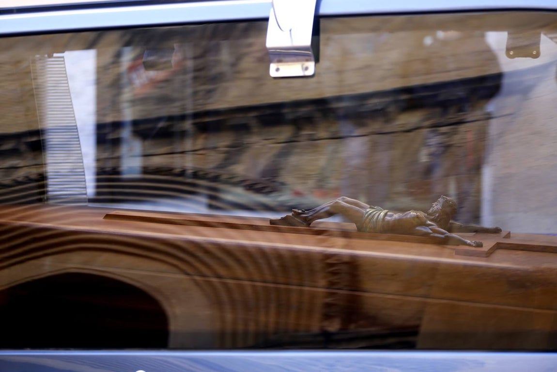El funeral de Pablo García Baena en San Miguel, en imágenes