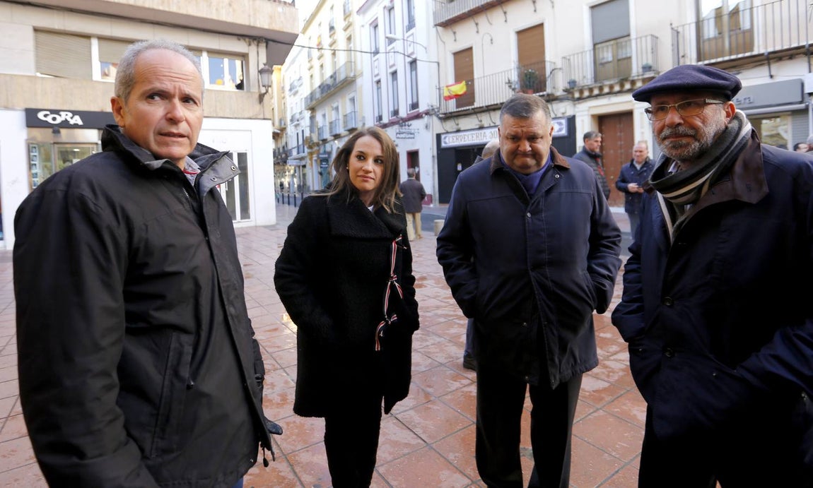 El funeral de Pablo García Baena en San Miguel, en imágenes