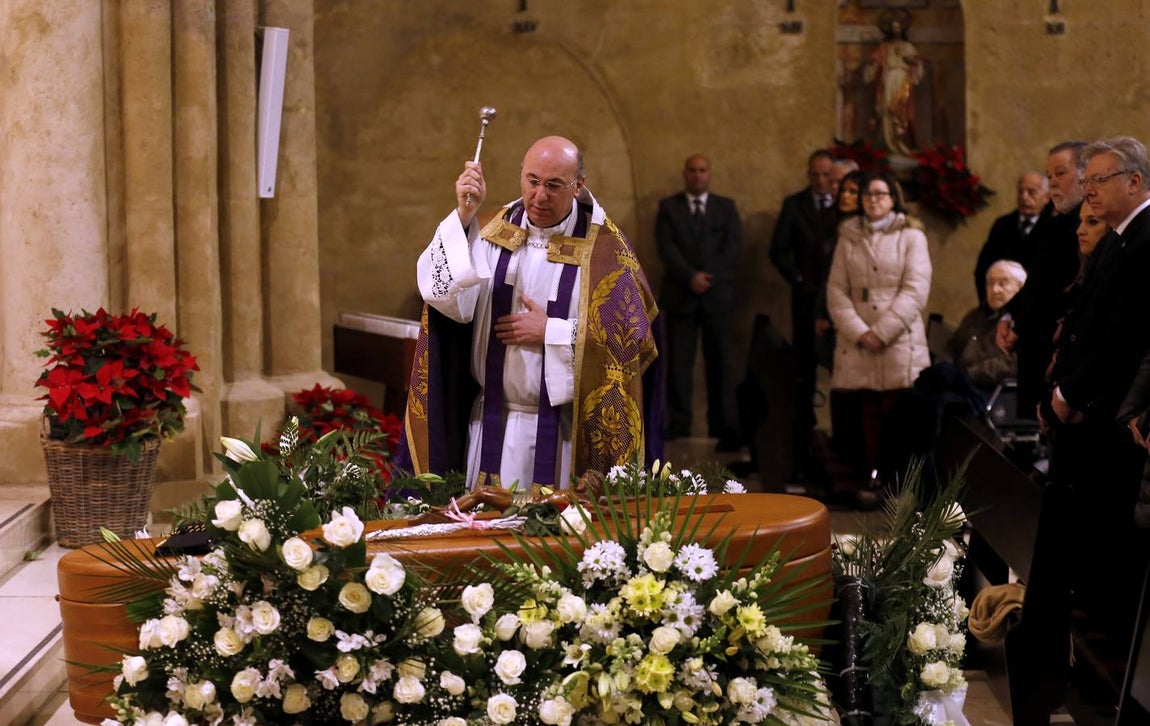 El funeral de Pablo García Baena en San Miguel, en imágenes