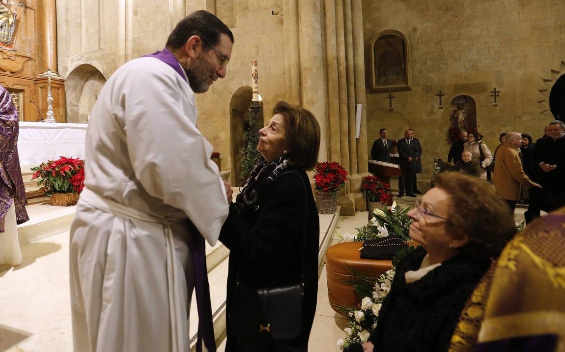 El funeral de Pablo García Baena en San Miguel, en imágenes
