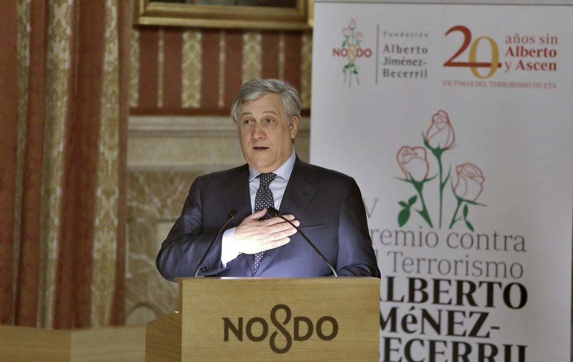 Entrega del premio Jiménez-Becerril a Antonio Tajani