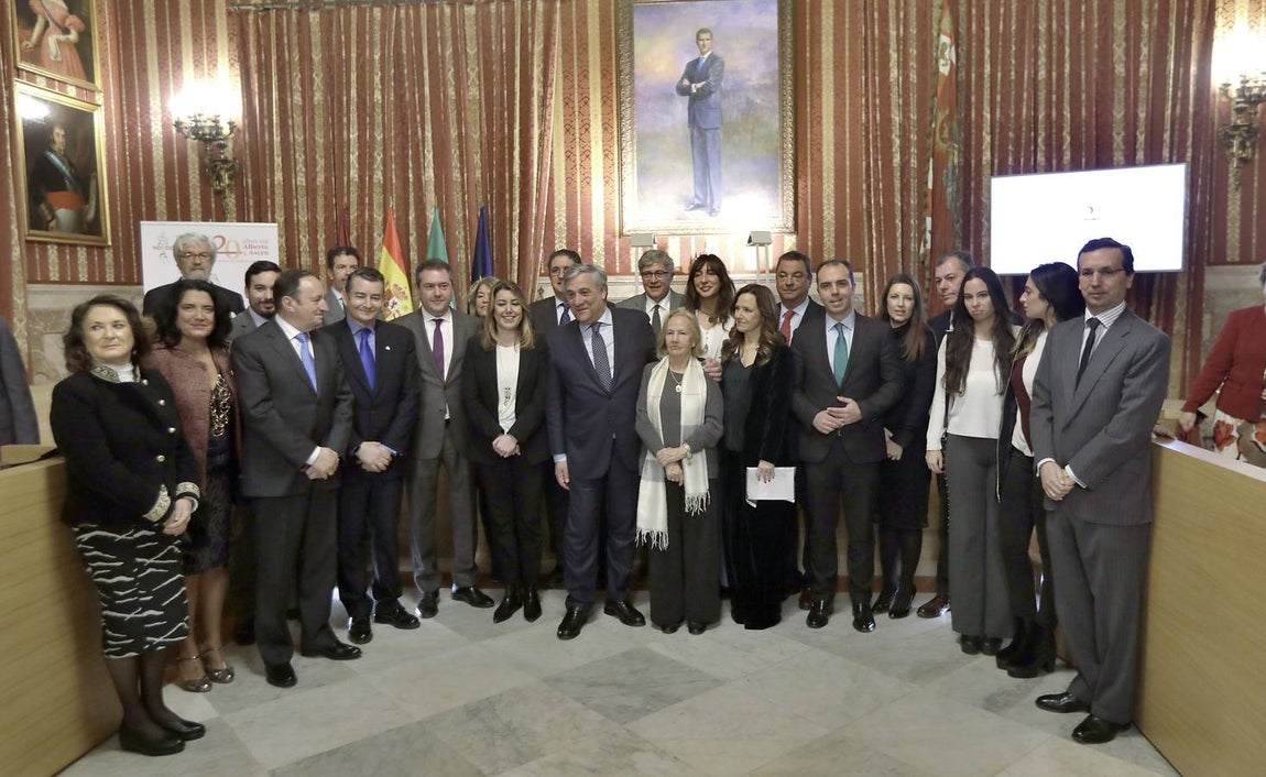 Entrega del premio Jiménez-Becerril a Antonio Tajani