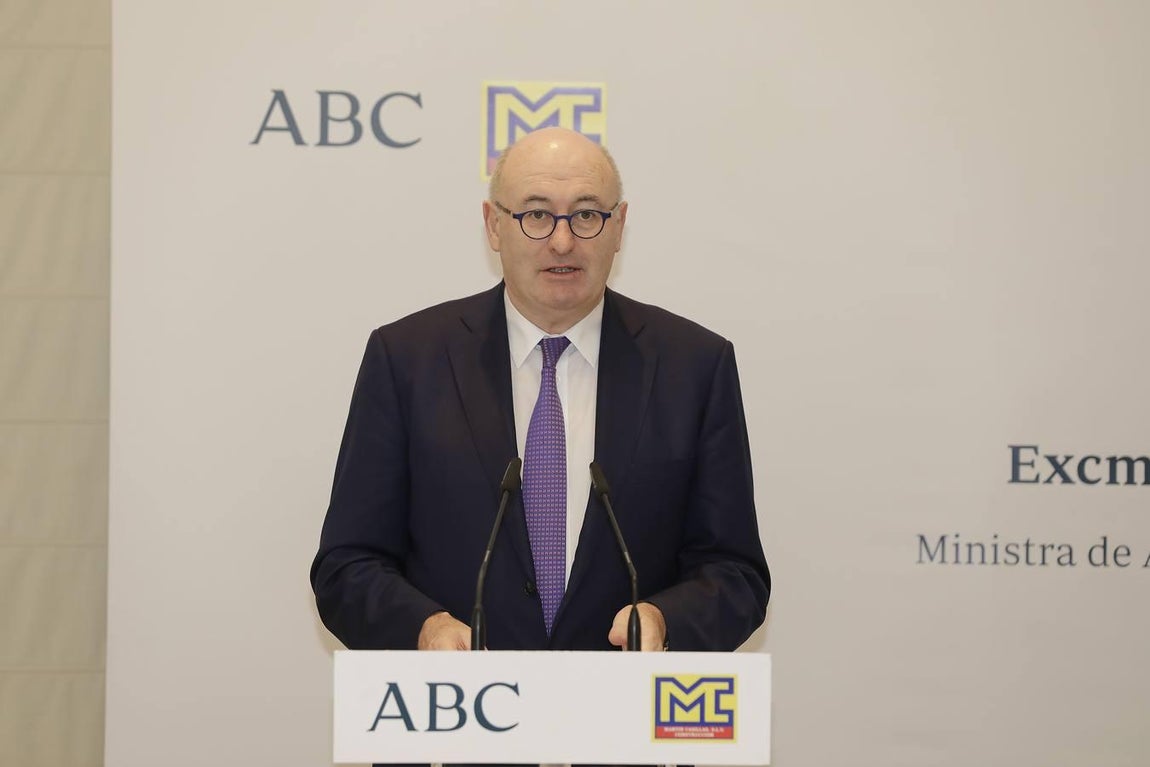 La ministra de Agricultura, en la Casa de ABC