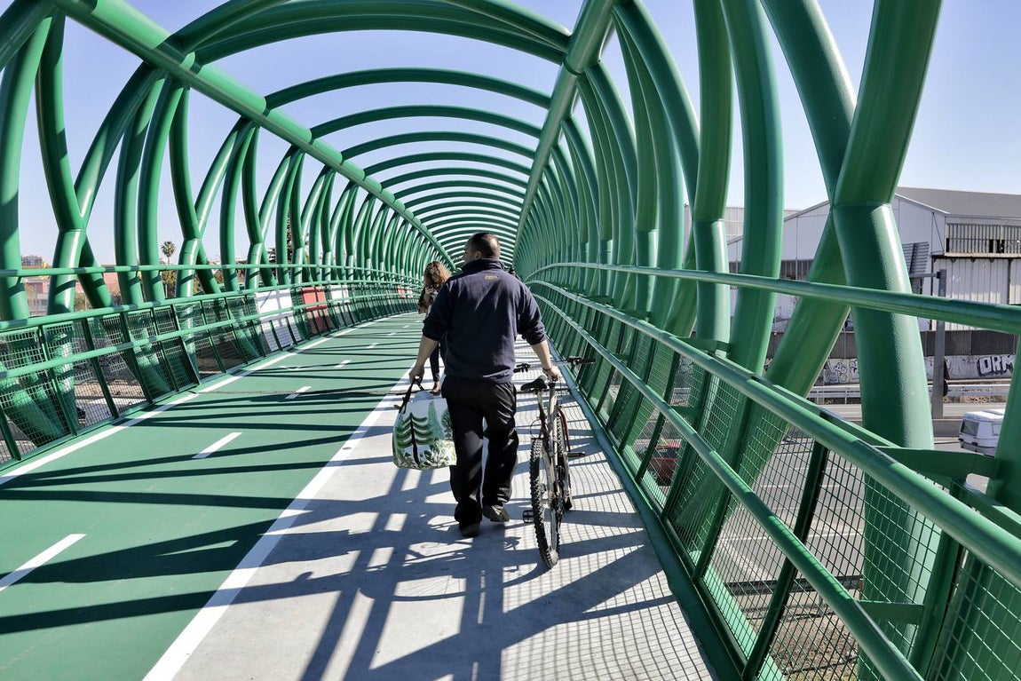 San Juan y Sevilla, más cerca para ciclistas y viandantes