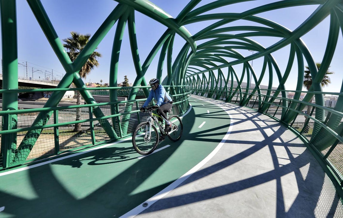 San Juan y Sevilla, más cerca para ciclistas y viandantes