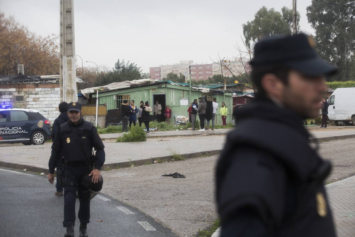 La redada policial en el vacie, Torreblanca y Polígono Sur, en imágenes