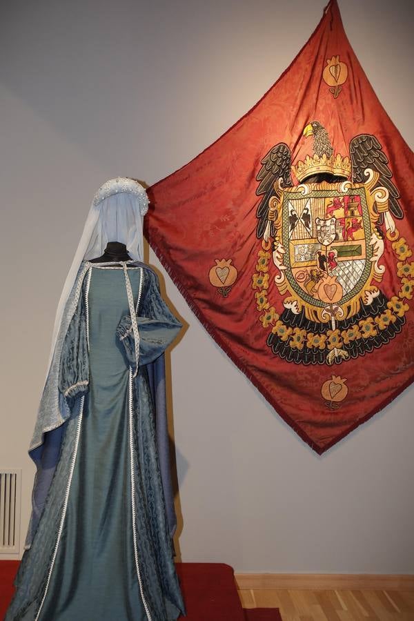 La exposición «Moda y época de Isabel la Católica en Córdoba», en imágenes