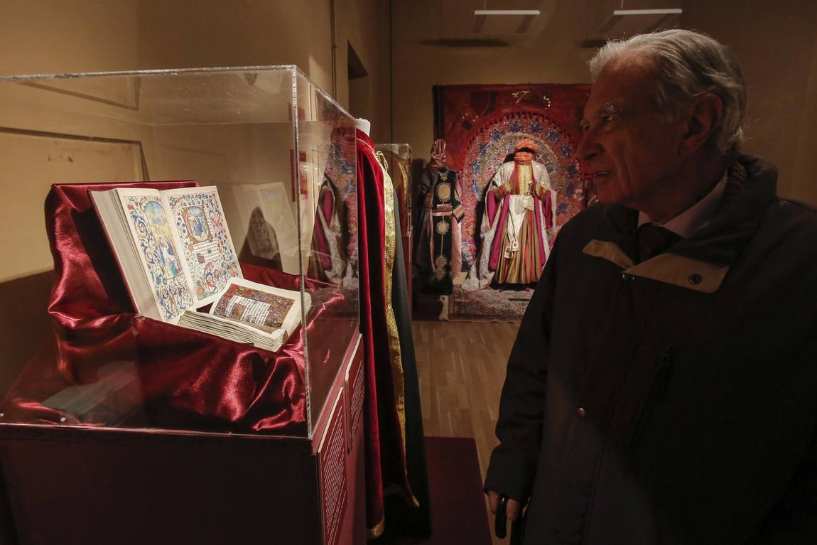 La exposición «Moda y época de Isabel la Católica en Córdoba», en imágenes