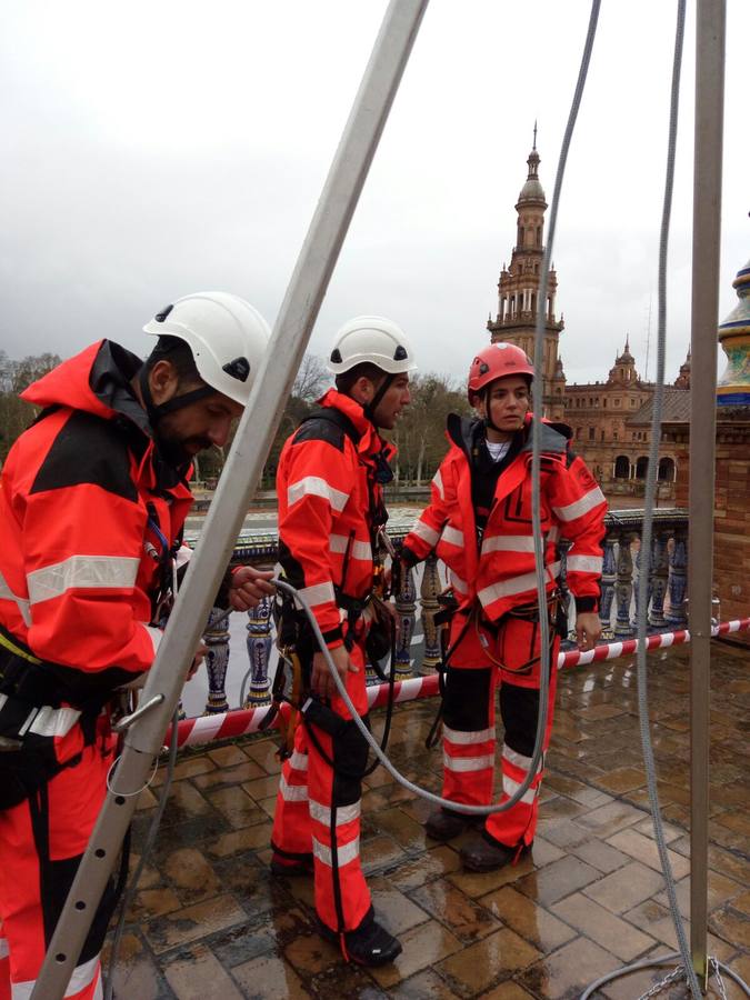 Así trabajan los Bomberos de Sevilla en un rescate