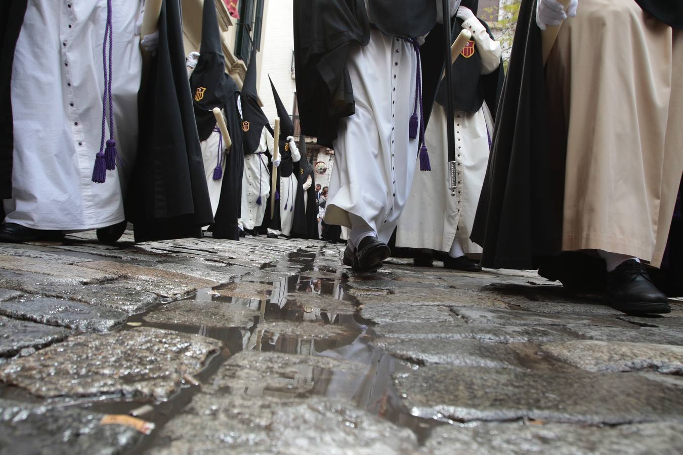 En fotos, la hermandad de Jesús Despojado desborda el Molviedro en la Semana Santa de Sevilla 2018