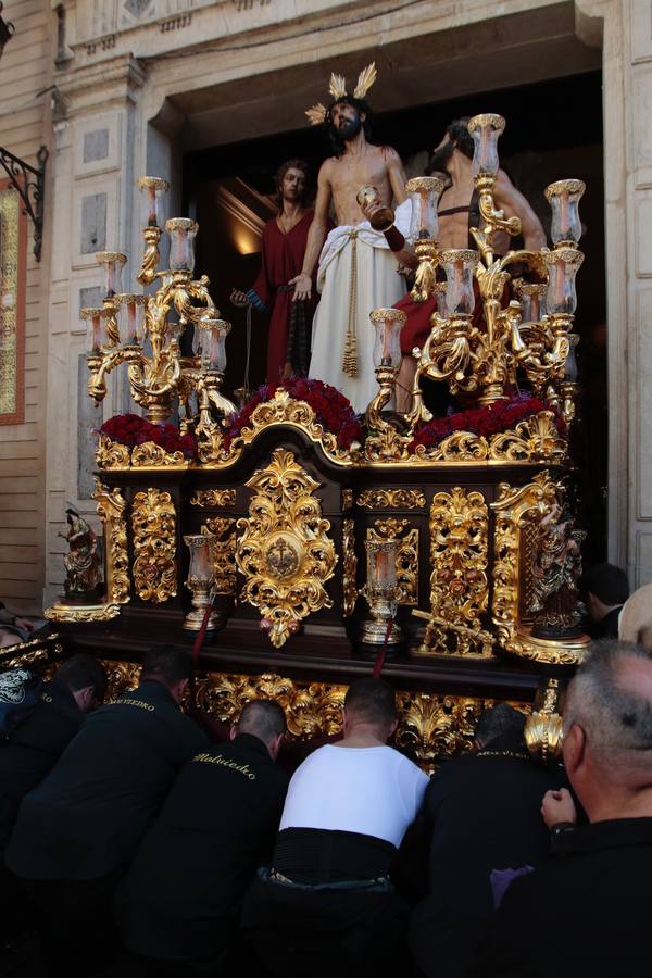 En fotos, la hermandad de Jesús Despojado desborda el Molviedro en la Semana Santa de Sevilla 2018