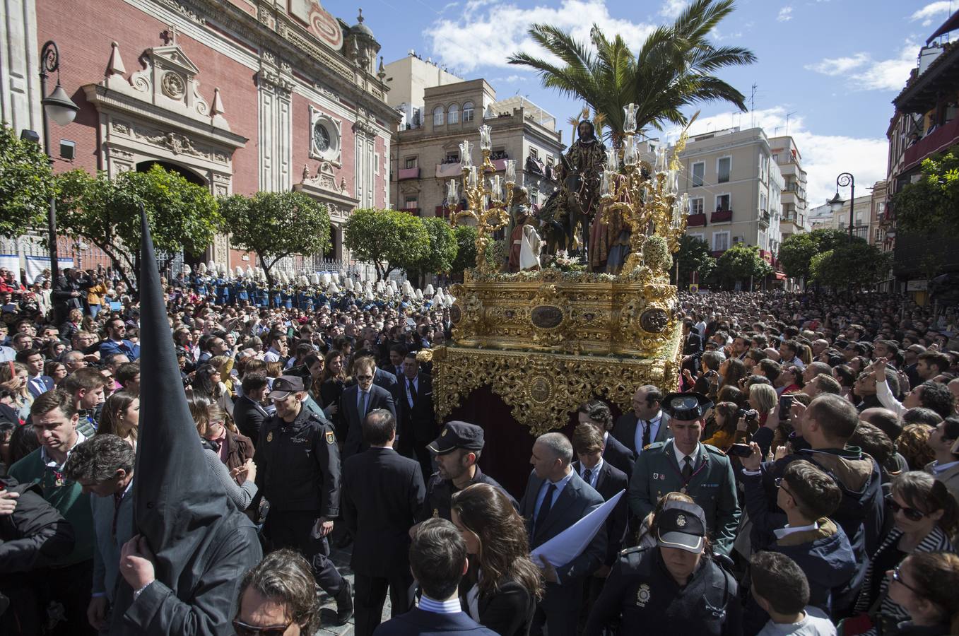 En fotos, La Borriquita abre el Domingo de Ramos en la Semana Santa de Sevilla 2018