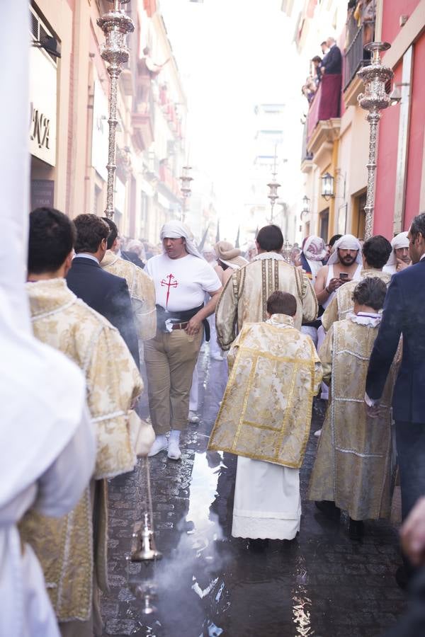 En fotos, La Borriquita abre el Domingo de Ramos en la Semana Santa de Sevilla 2018