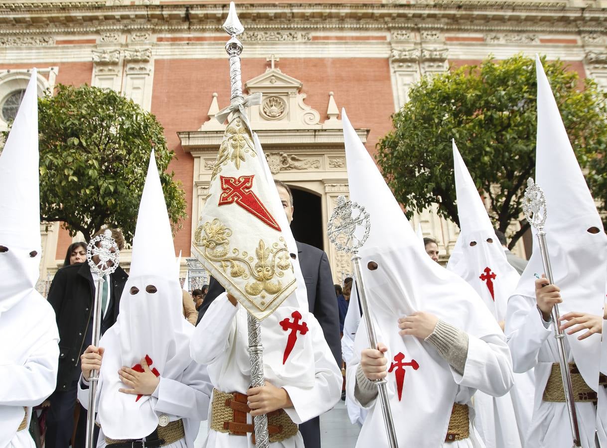 En fotos, La Borriquita abre el Domingo de Ramos en la Semana Santa de Sevilla 2018