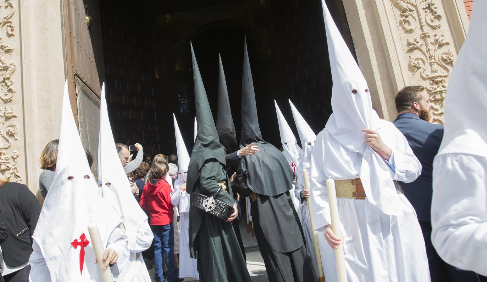 En fotos, La Borriquita abre el Domingo de Ramos en la Semana Santa de Sevilla 2018