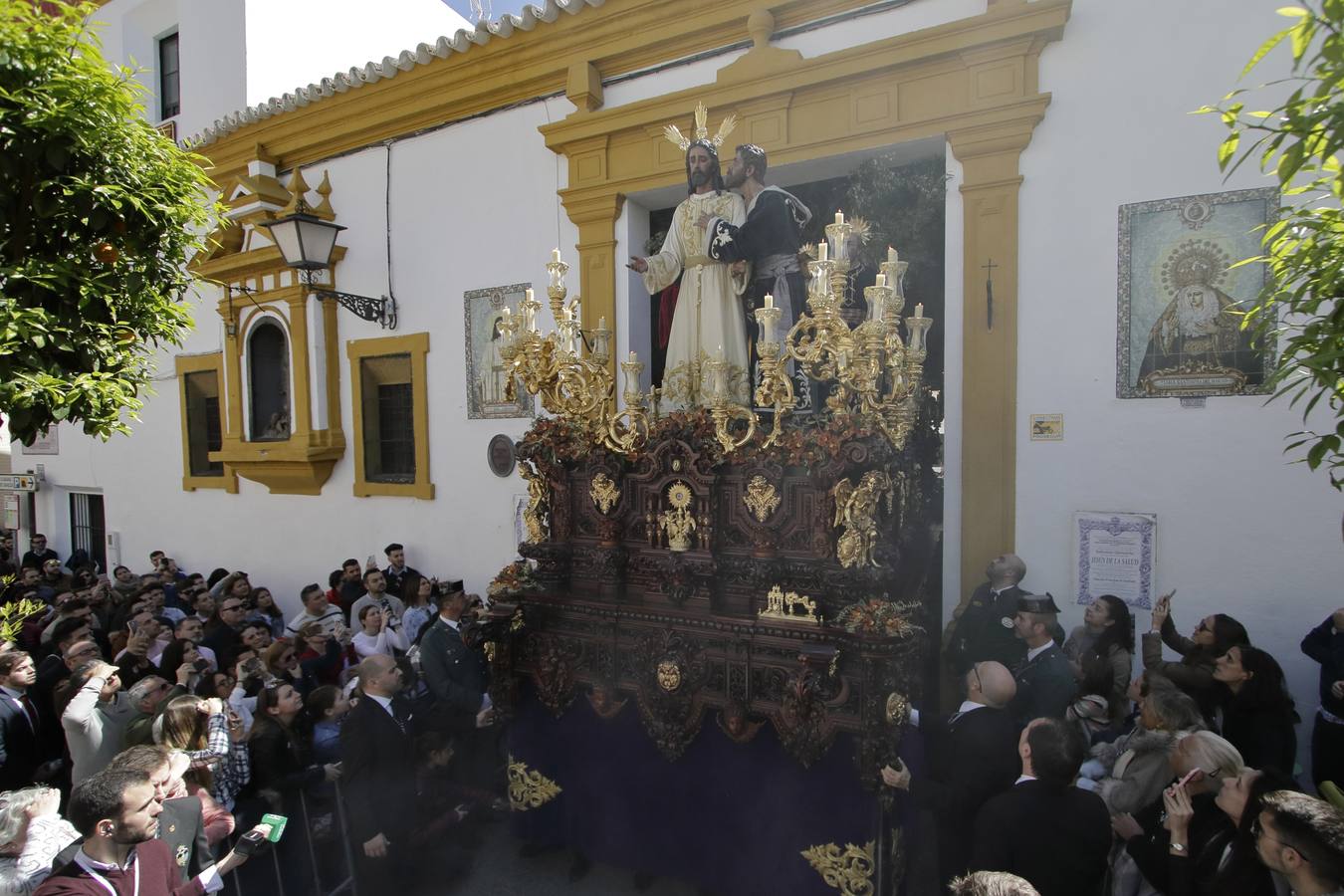 En fotos, el discurrir de la Hermandad de la Redención en el Lunes Santo de la Semana Santa Sevilla 2018
