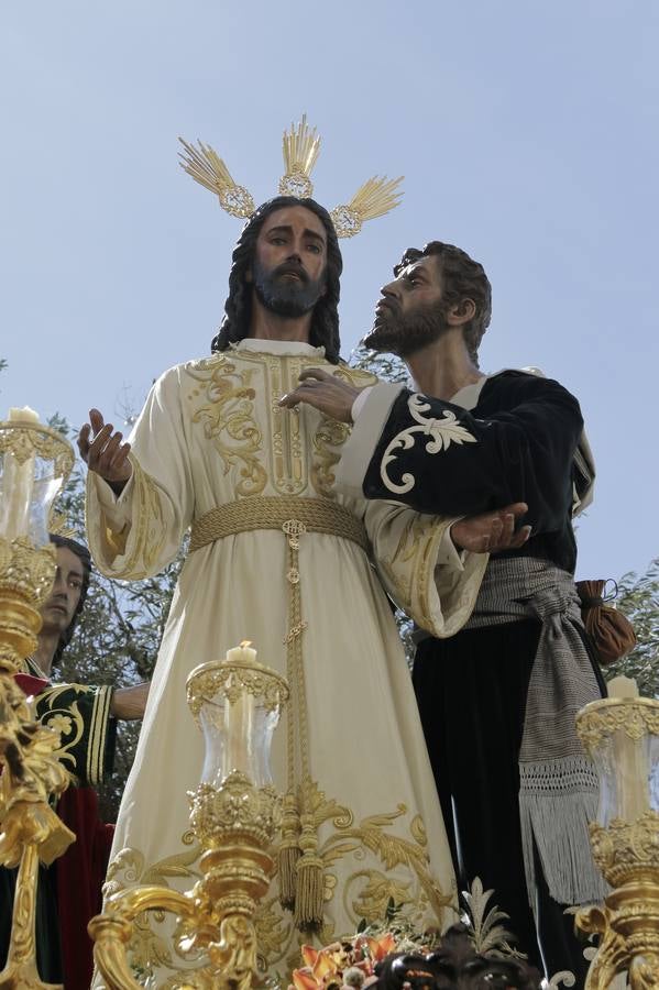 En fotos, el discurrir de la Hermandad de la Redención en el Lunes Santo de la Semana Santa Sevilla 2018