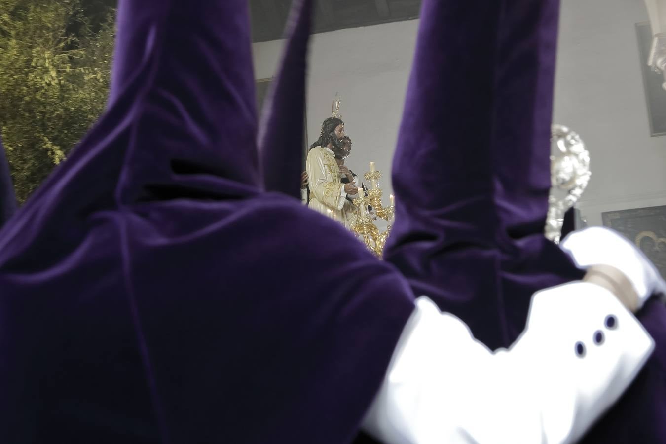 En fotos, el discurrir de la Hermandad de la Redención en el Lunes Santo de la Semana Santa Sevilla 2018