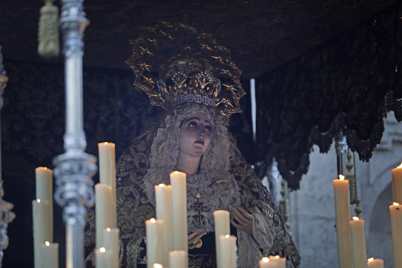 En fotos, el Cristo de Burgos en la Semana Santa de Sevilla 2018