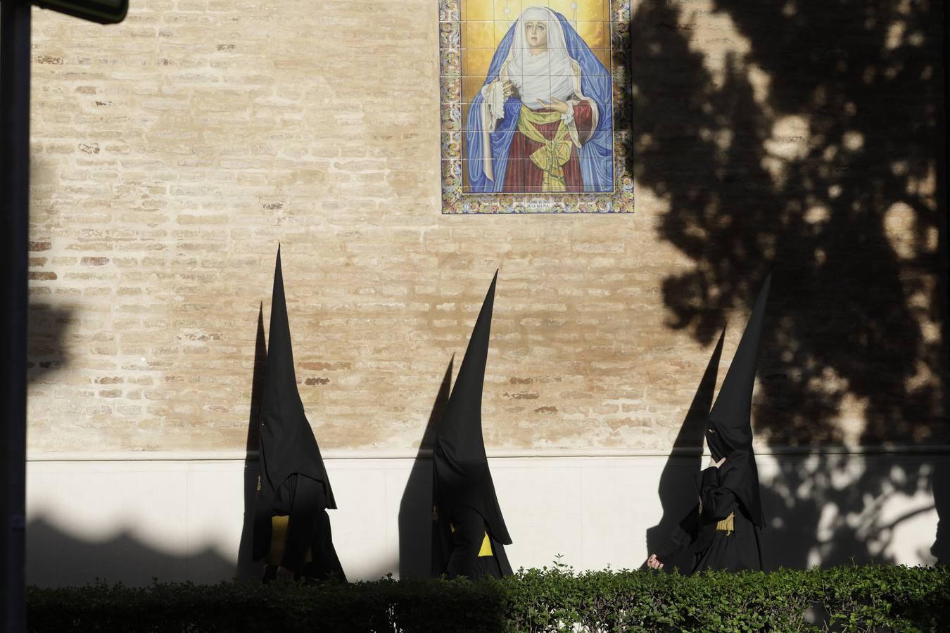 En fotos, el Cristo de Burgos en la Semana Santa de Sevilla 2018