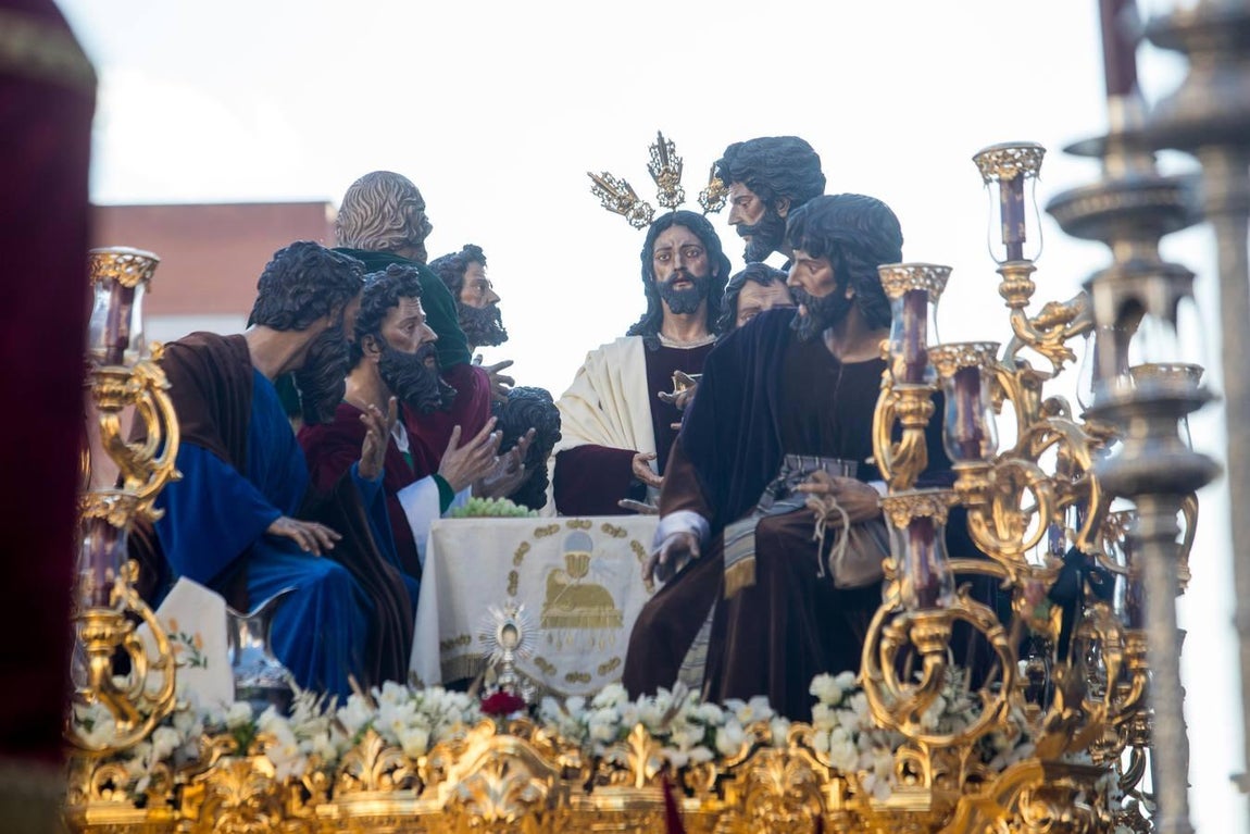 En imágenes, la hermandad de la Cena del Jueves Santo