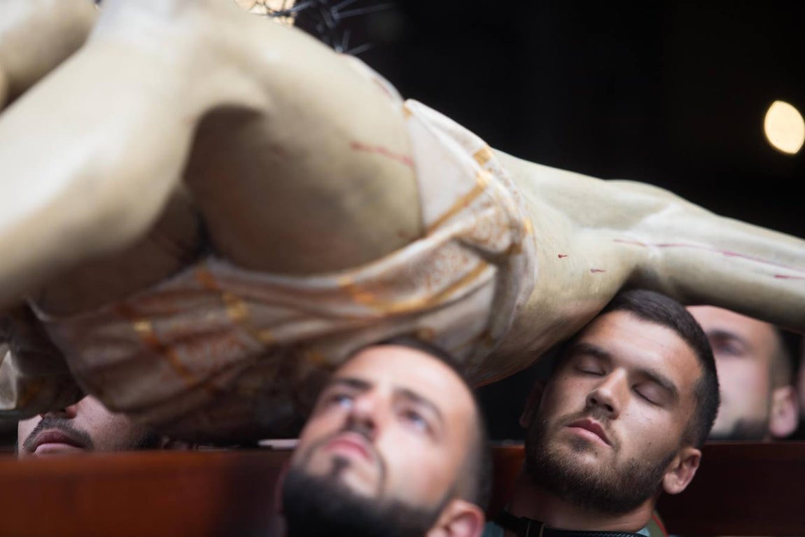 El Vía Crucis de la Caridad, en imágenes