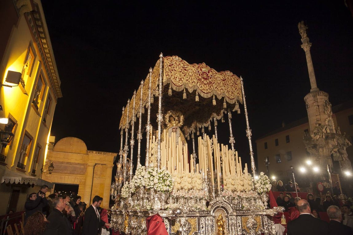 La cofradía del Descendimiento de Córdoba, en imágenes