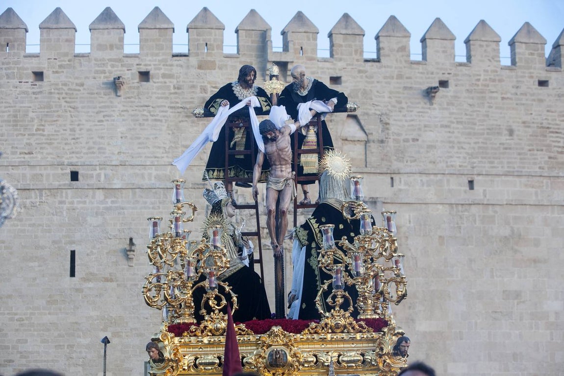 La cofradía del Descendimiento de Córdoba, en imágenes