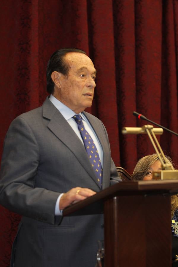 La entrega del Premio de Cultura a Curro Romero, en imágenes