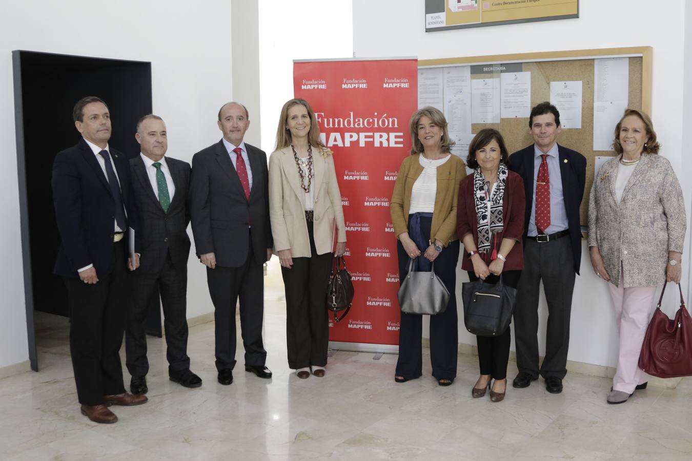 La Infanta Elena, en la entrega de premios del I Campeonato Interuniversitario de bugaMAP en Sevilla