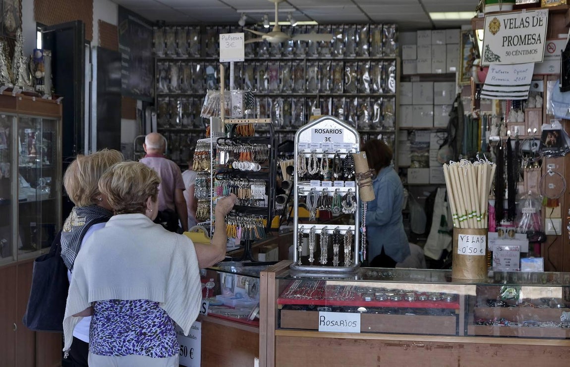 En imágenes: la aldea se prepara para la romería de el Rocío 2018