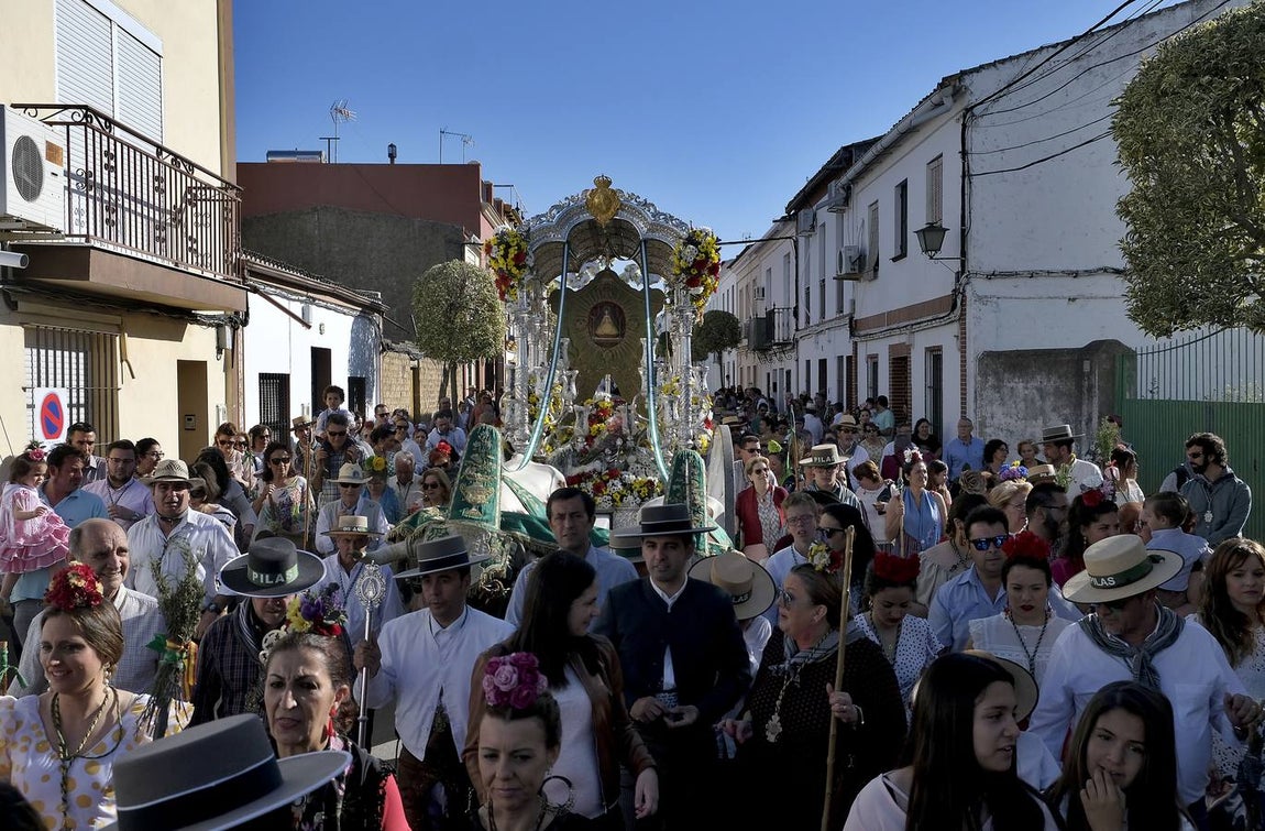 El Rocío 2018 en imágenes: salida de la Hermandad de Pilas