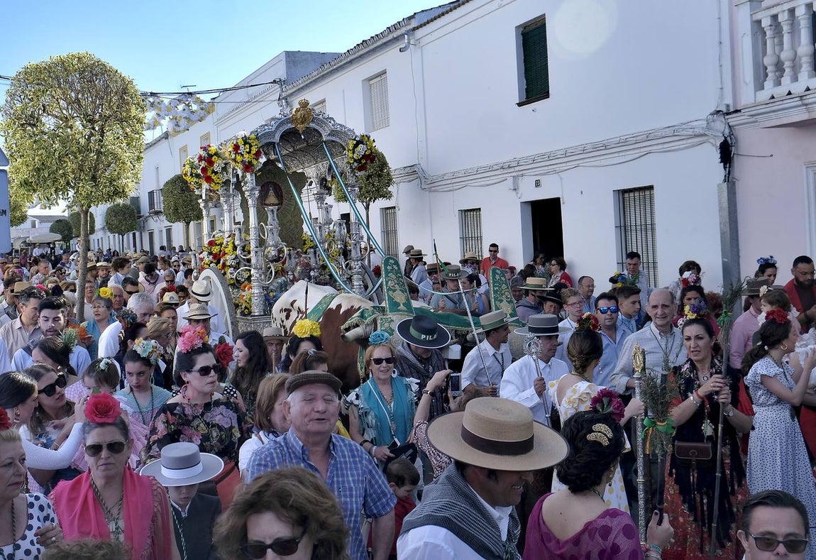 El Rocío 2018 en imágenes: salida de la Hermandad de Pilas
