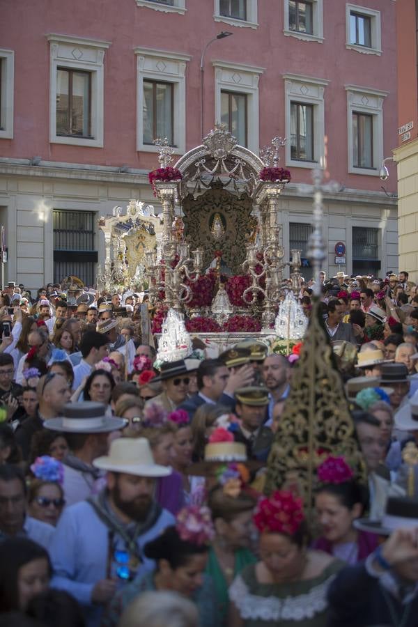 El Rocío 2018 en imágenes: salida de la Hermandad de Sevilla