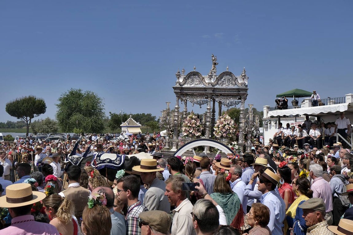 Emoción desbordada en la presentación de las hermandades del Rocío 2018