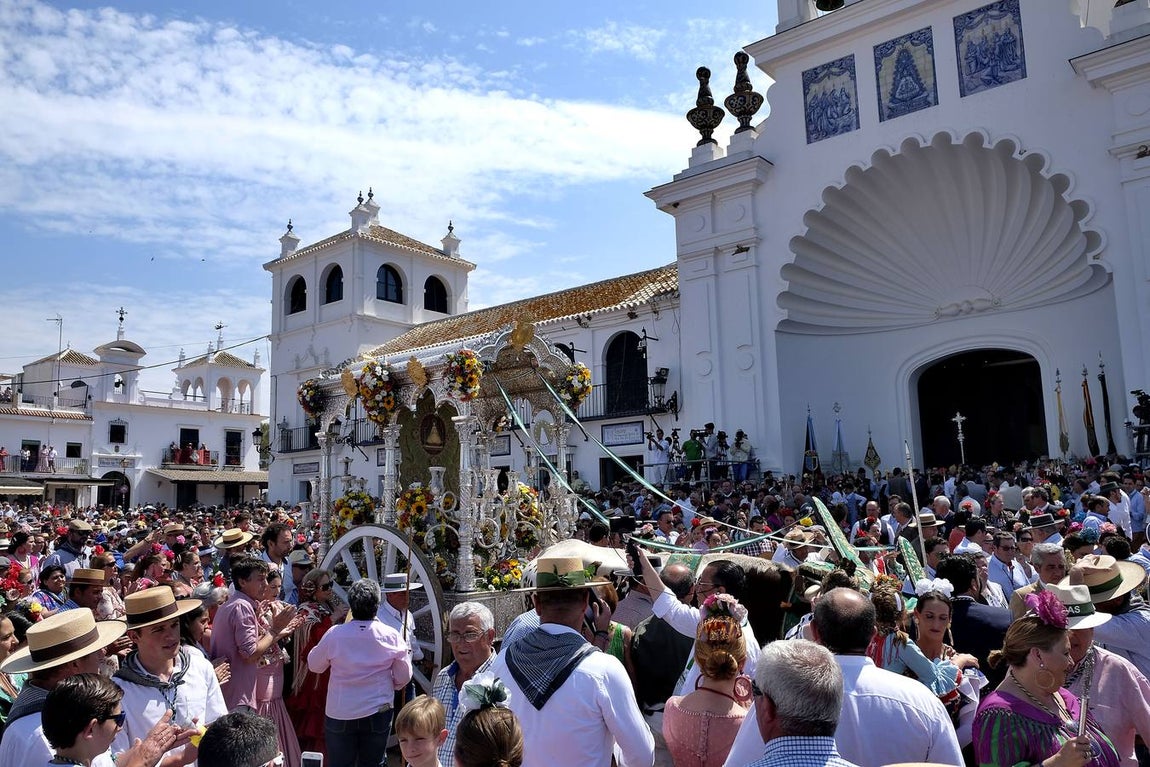Emoción desbordada en la presentación de las hermandades del Rocío 2018