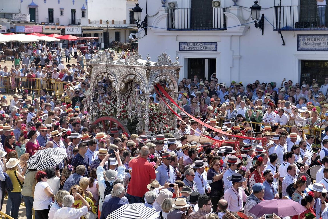 Emoción desbordada en la presentación de las hermandades del Rocío 2018
