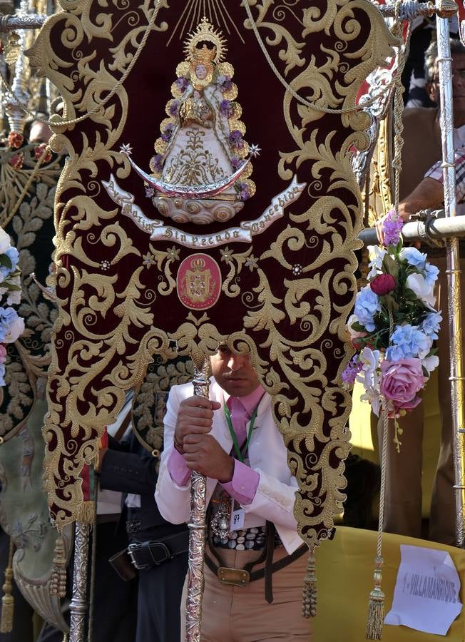 El Rocío 2018: Domingo de devoción y lluvia en la aldea