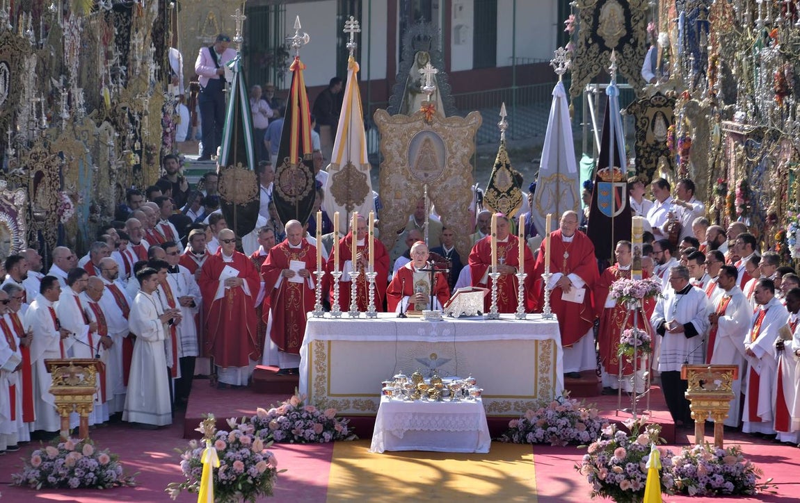 El Rocío 2018: Domingo de devoción y lluvia en la aldea