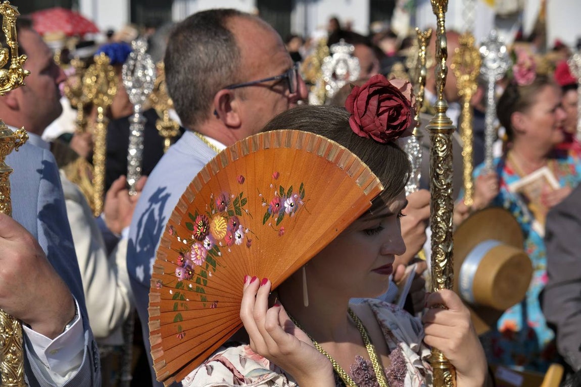 El Rocío 2018: Domingo de devoción y lluvia en la aldea