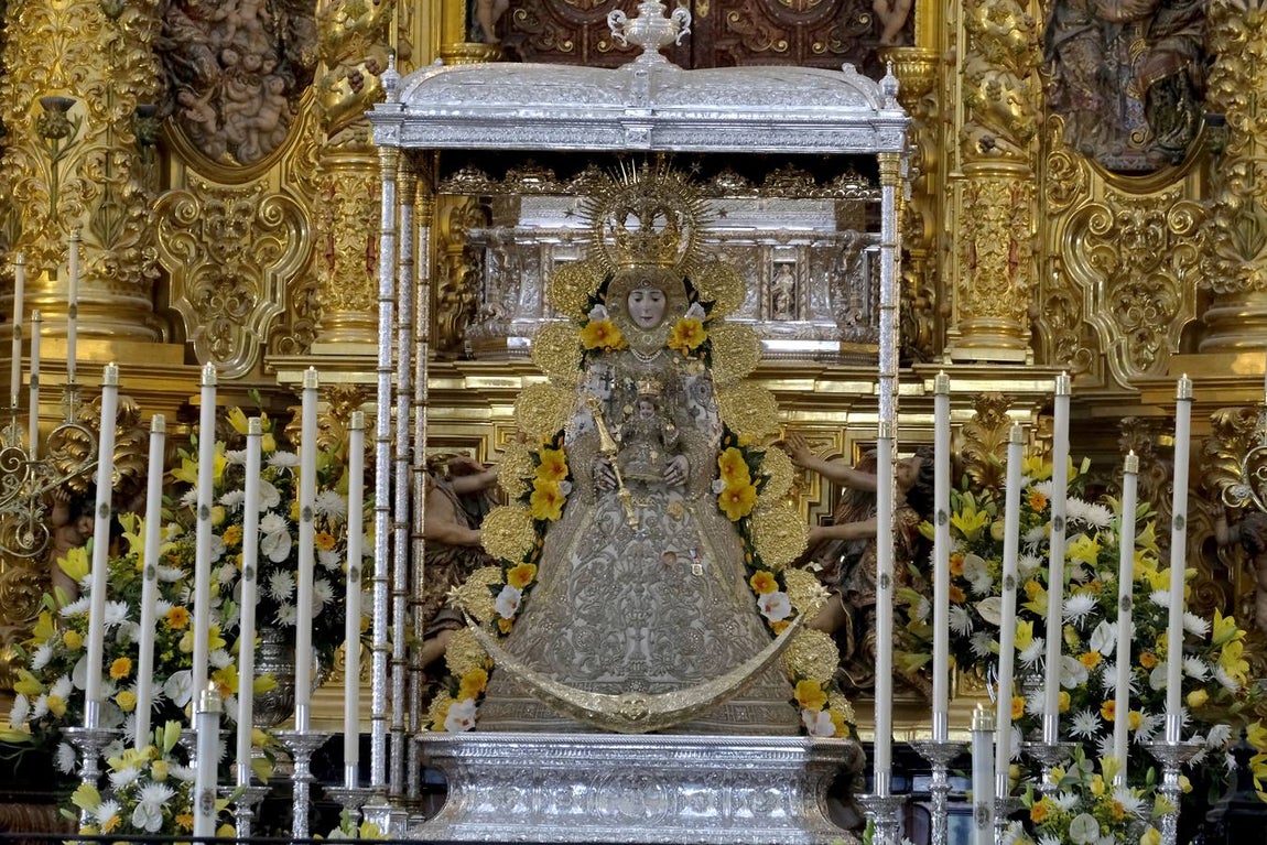 El Rocío 2018: Domingo de devoción y lluvia en la aldea