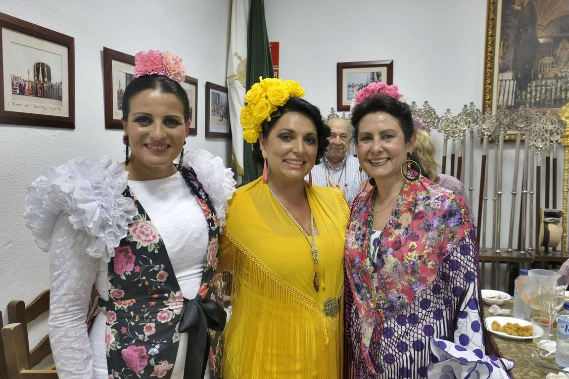 Rocío Espinosa, Eva Toro, y Pepi Pérez