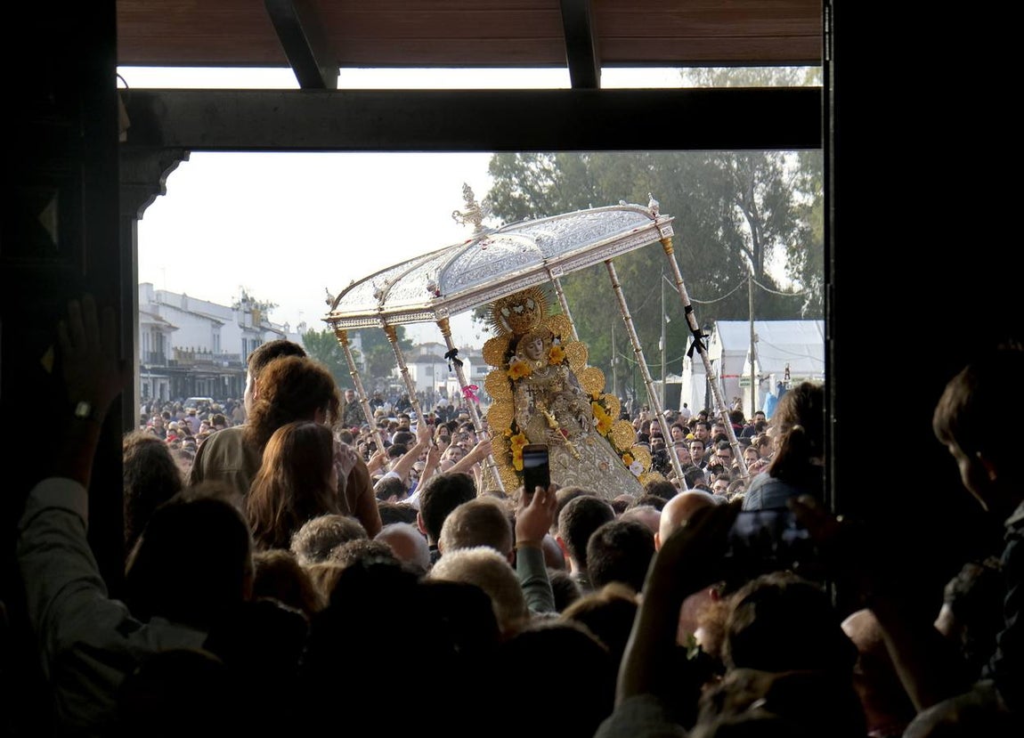 El Rocío 2018: La procesión de la Virgen, en imágenes